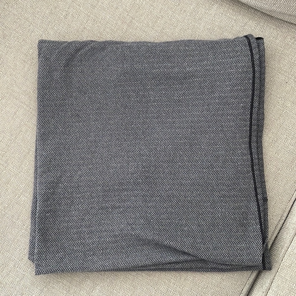 Lululemon Scarf - worn once.